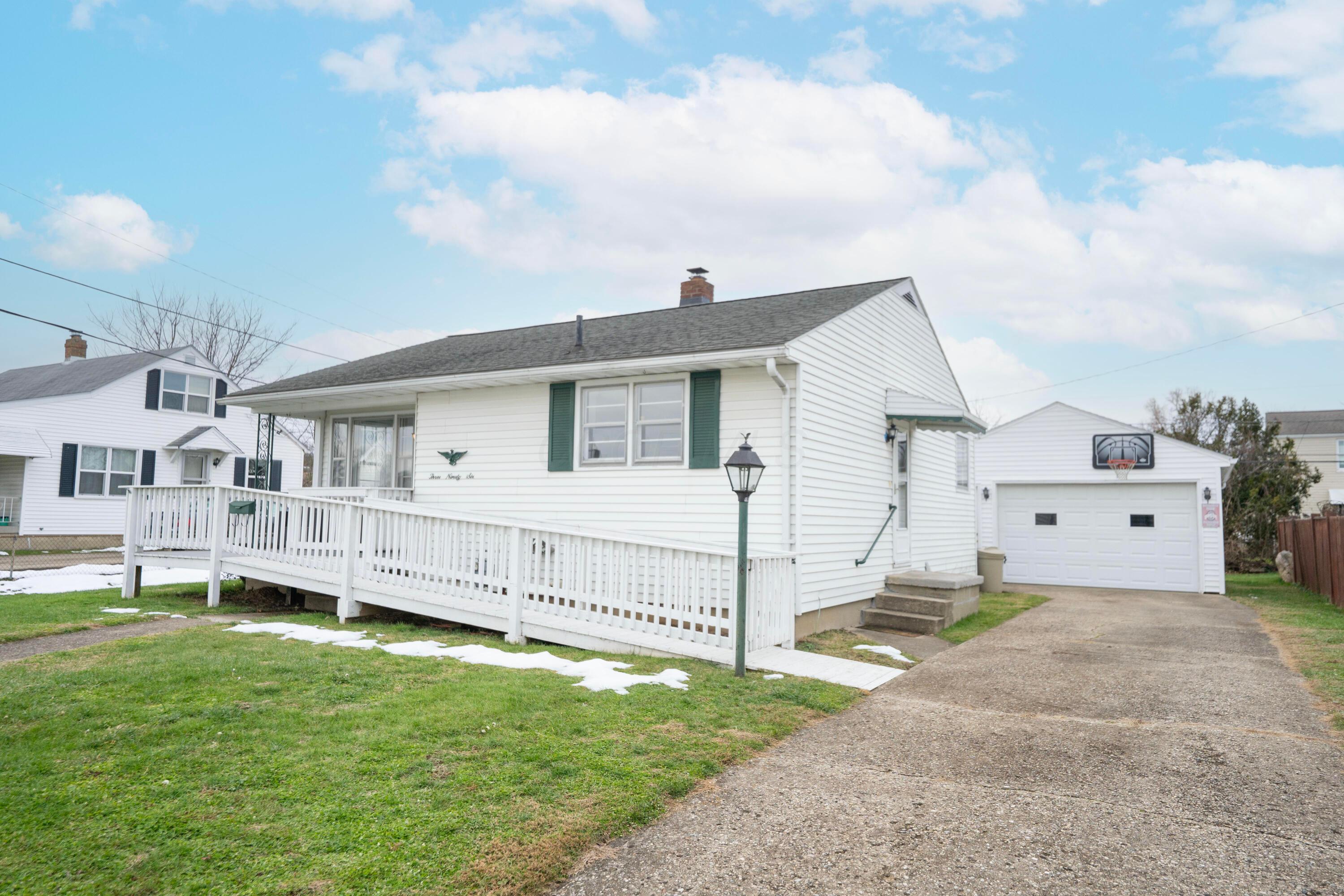 396 Stacey Road Chillicothe, OH 45601 - Photo 2 of 31 DSC05004