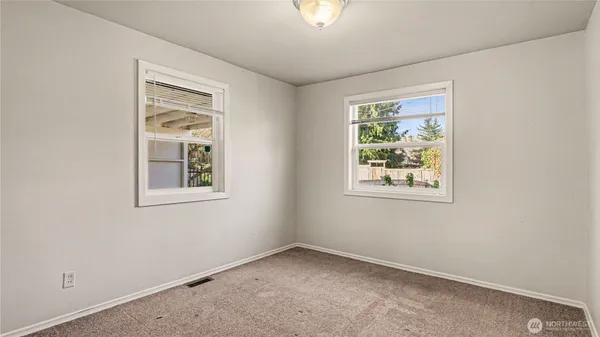 $2,850 | 316 32nd Avenue East, Seattle, WA 98112