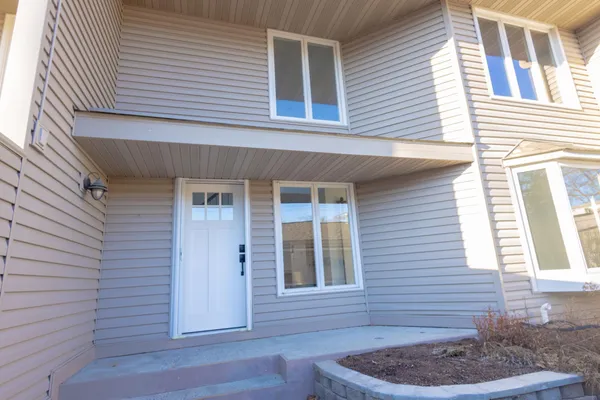 $328,900 | 419 County Rd C West, Roseville, MN 55113