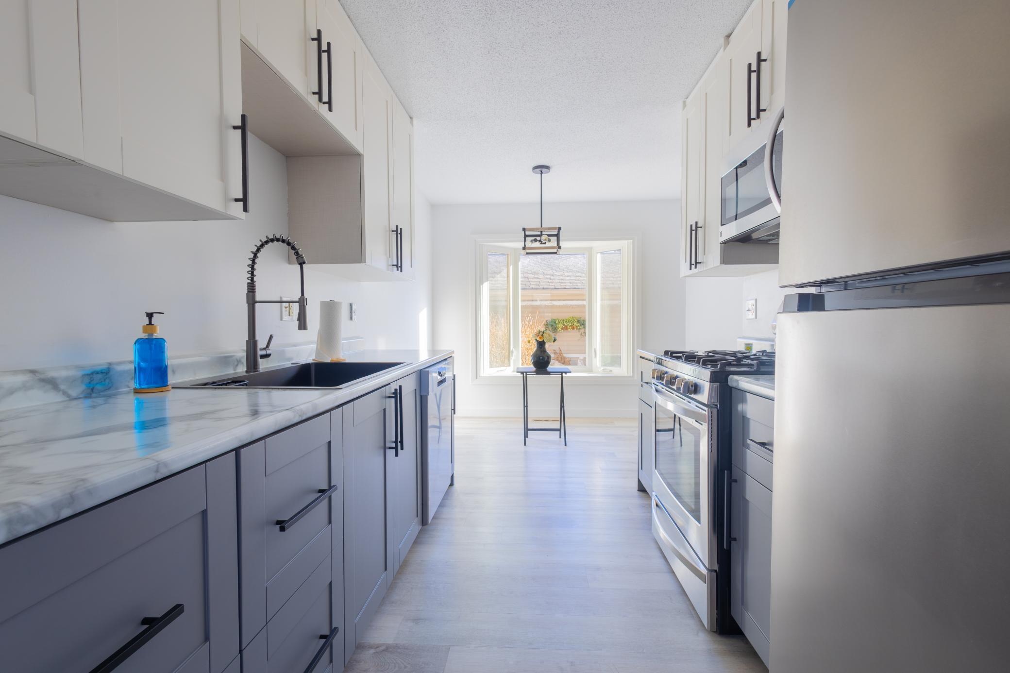 419 County Rd C West Roseville, MN 55113 - Photo 6 of 19