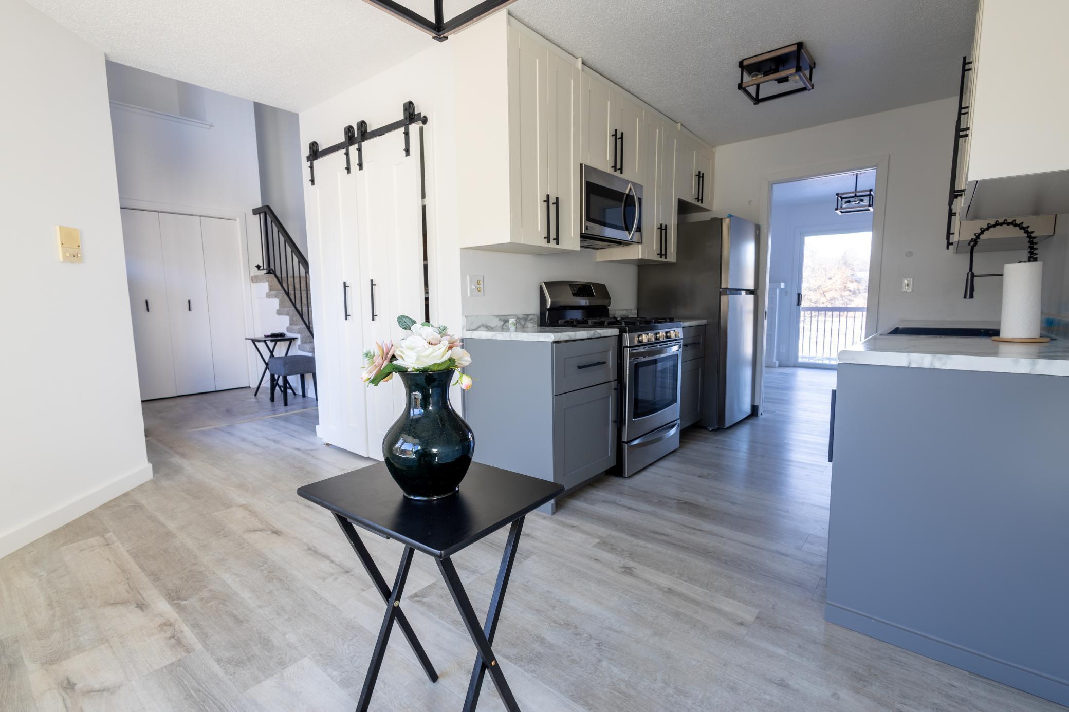 419 County Rd C West Roseville, MN 55113 - Photo 8 of 19