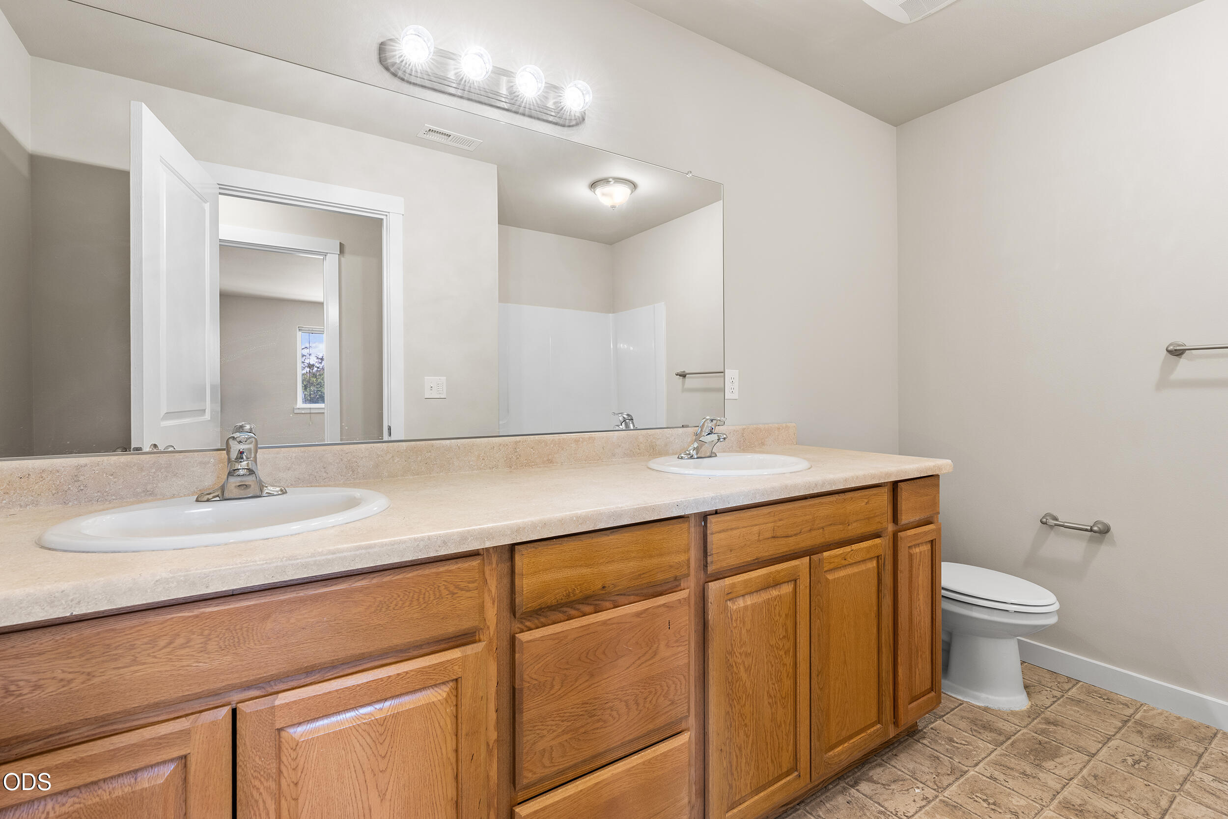 1214 Southwest 27th Street Redmond, OR 97756 - Photo 22 of 35