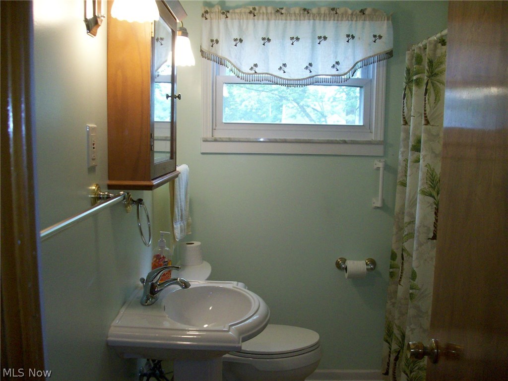 5948 Porter Road North Olmsted, OH 44070 - Photo 11 of 15