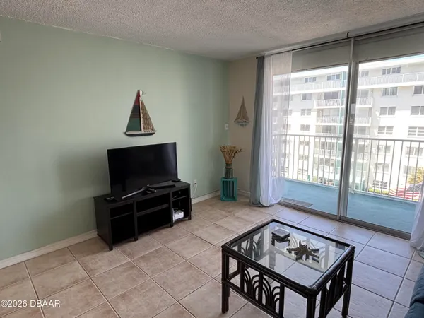 $1,450 | 2727 North Atlantic Avenue, Unit 503, Daytona Beach, FL 32118