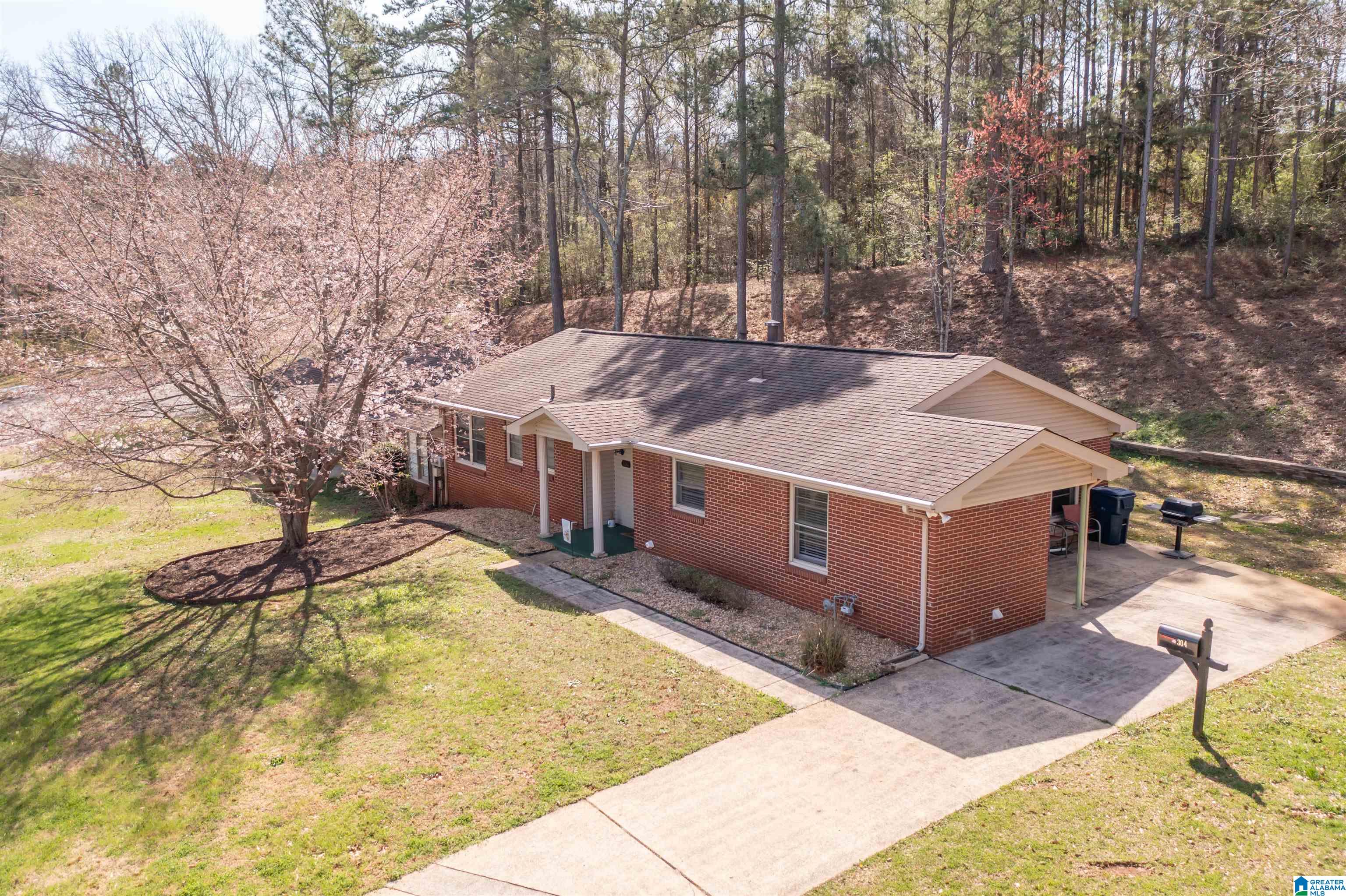 304 Foxley Road Anniston, AL 36205 - Photo 4 of 28