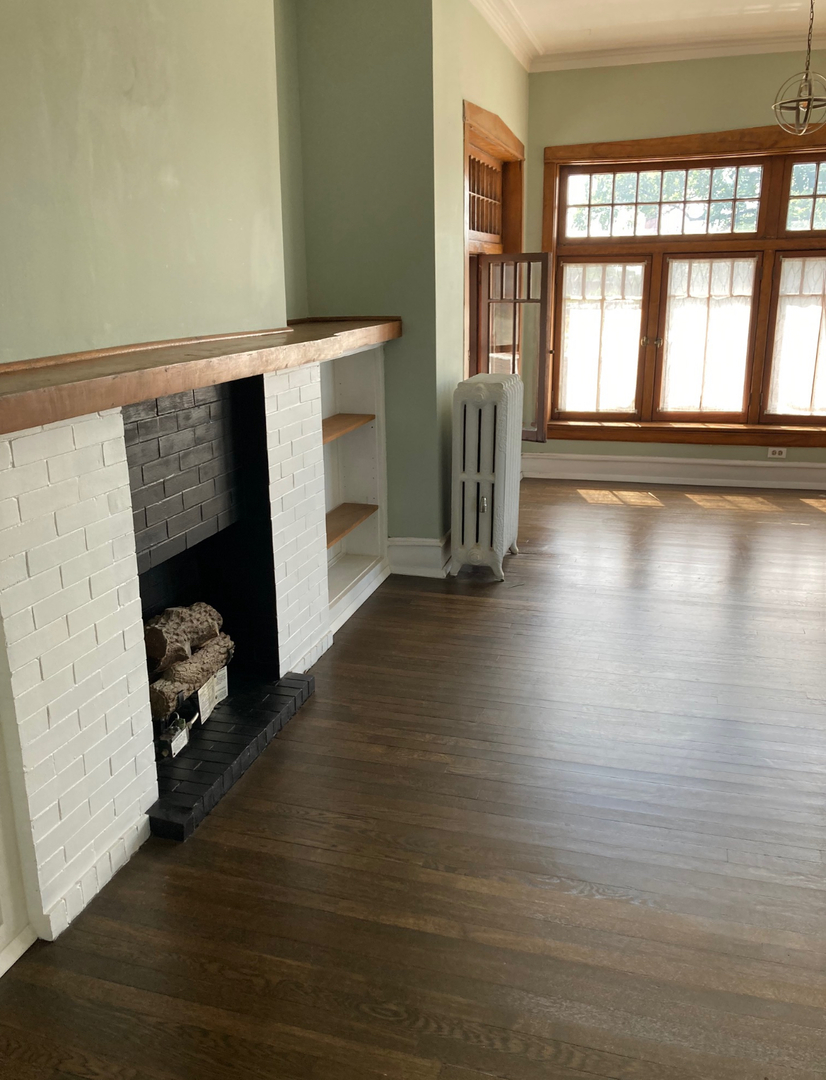 1150 Washington Boulevard, Unit 3 Oak Park, IL 60302 - Photo 6 of 9 a view of an entryway with wooden floor