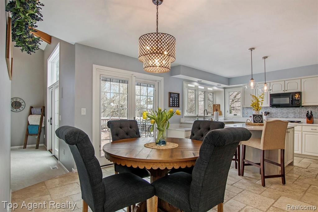 1470 Burhaven Drive Rochester Hills, MI 48306 - Photo 19 of 47