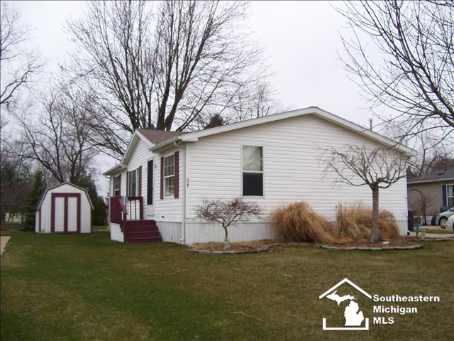 437 Invergarry Temperance, MI 48182 - Photo 1 of 13 437 INVERGARRY