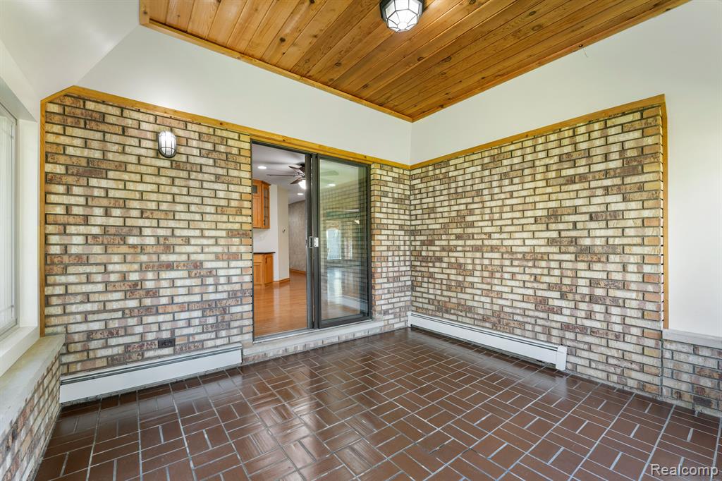 1255 East Buell Road Rochester, MI 48306 - Photo 17 of 37