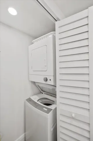 $3,800 | 225 South Beach Road, Unit 205, Tequesta, FL 33469