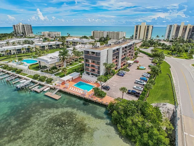 $3,800 | 225 South Beach Road, Unit 205, Tequesta, FL 33469