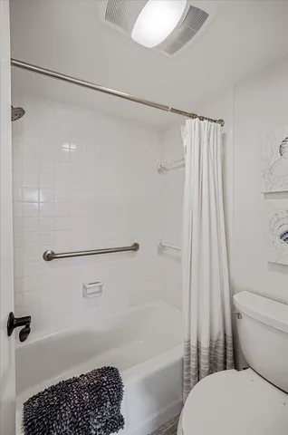 $3,800 | 225 South Beach Road, Unit 205, Tequesta, FL 33469