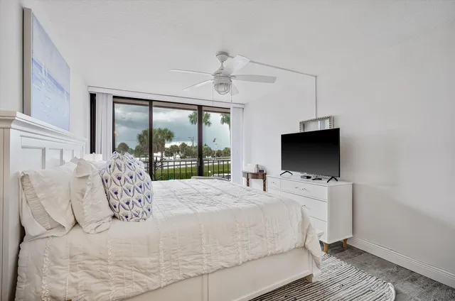 $3,800 | 225 South Beach Road, Unit 205, Tequesta, FL 33469