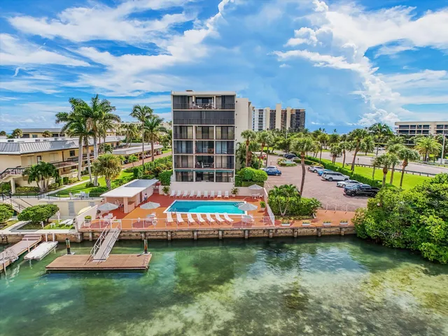 $3,800 | 225 South Beach Road, Unit 205, Tequesta, FL 33469