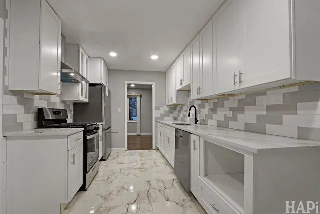 $439,000 | 75 Carthage Lane, Hoffman Estates, IL 60169