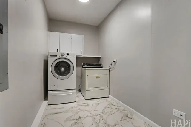 $439,000 | 75 Carthage Lane, Hoffman Estates, IL 60169