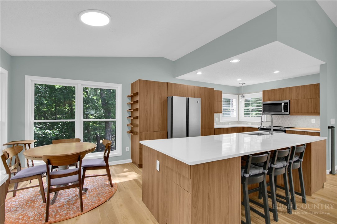 710 Pine Ridge Road Beech Mountain, NC 28604 - Photo 5 of 47 Gallery Image 5