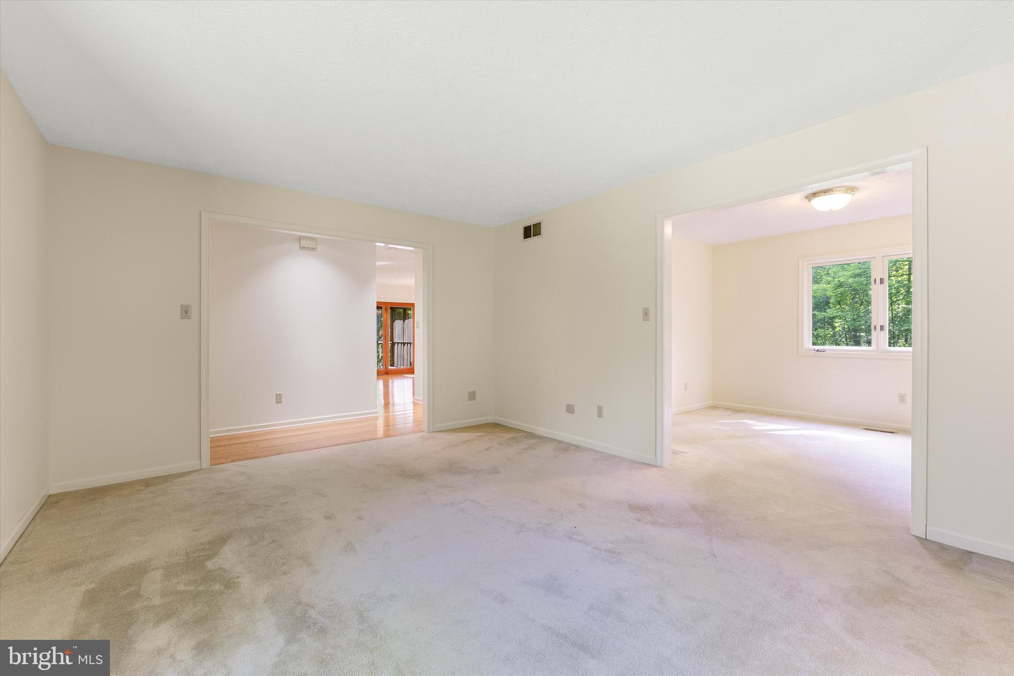 112 Old Forest Circle Winchester, VA 22602 - Photo 14 of 77 an empty room with windows and closet