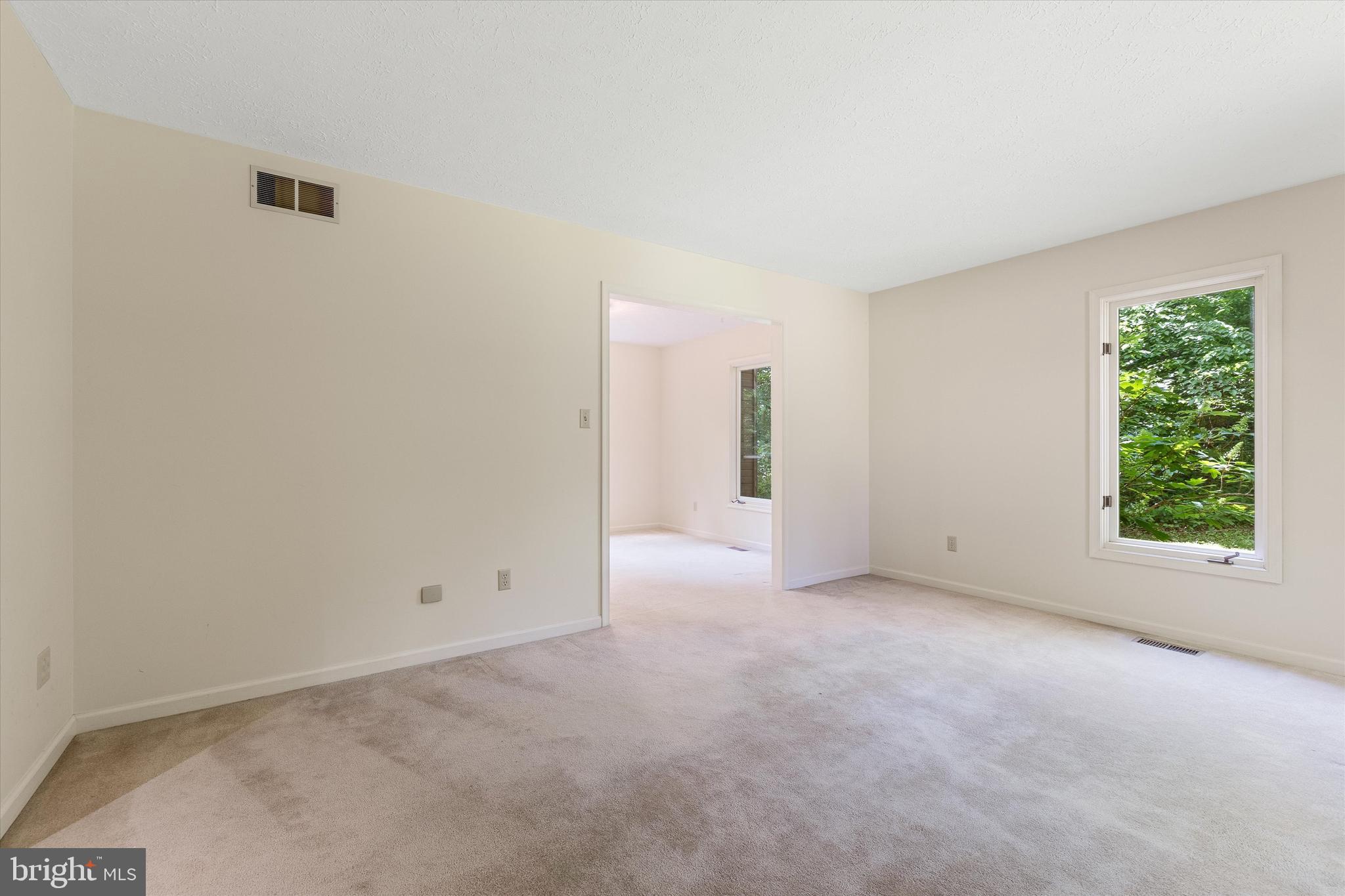 112 Old Forest Circle Winchester, VA 22602 - Photo 6 of 77 an empty room with a window