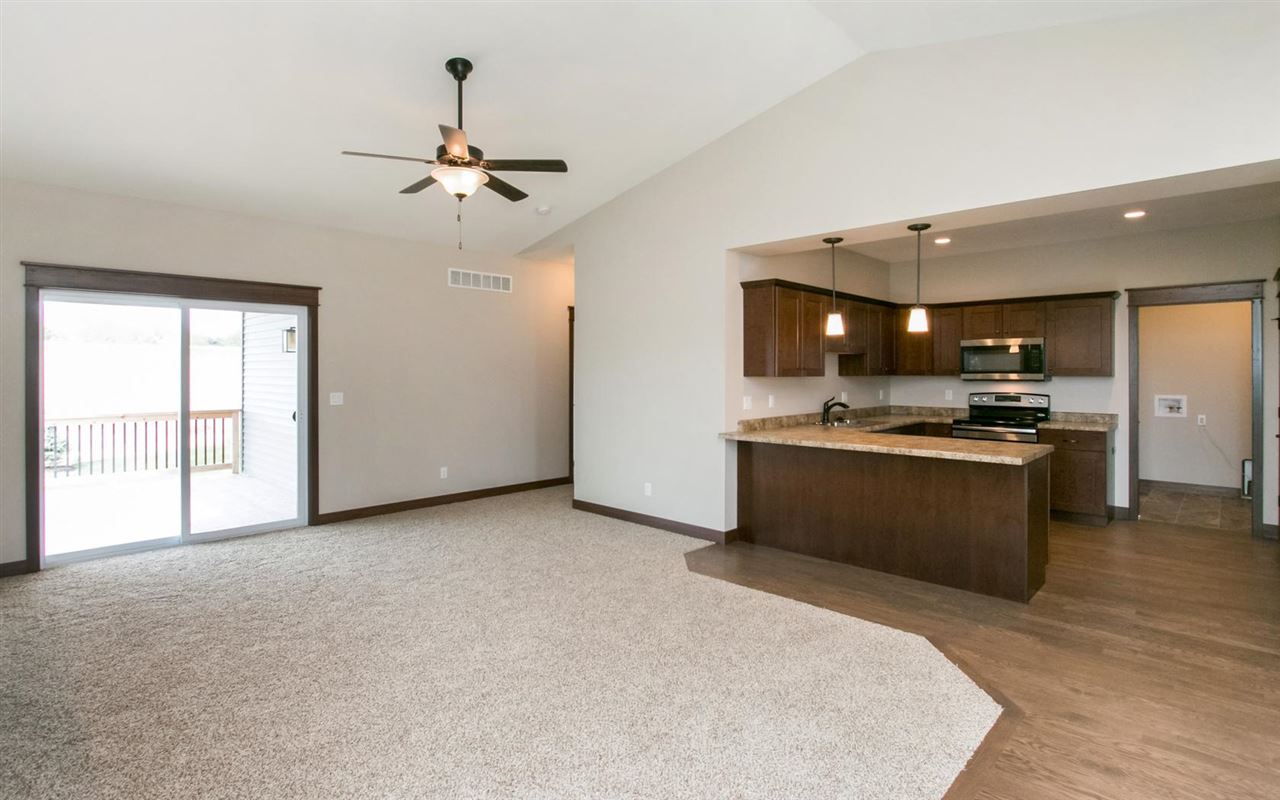 410 Ridge View Court Fairfax, IA 52228 - Photo 9 of 24 Gallery Image 9
