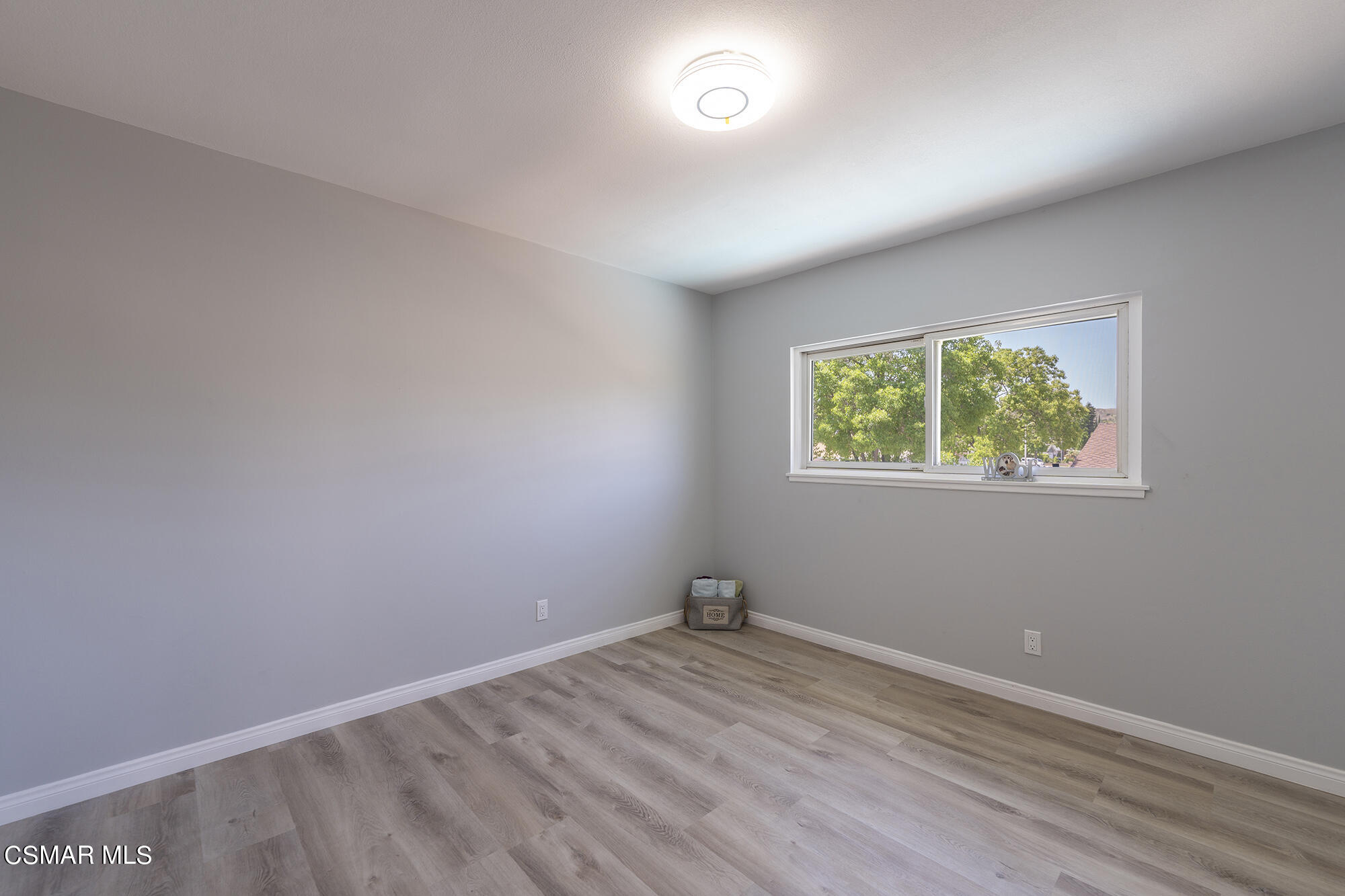 2305 Cochran Street Simi Valley, CA 93065 - Photo 22 of 43 an empty room with a window