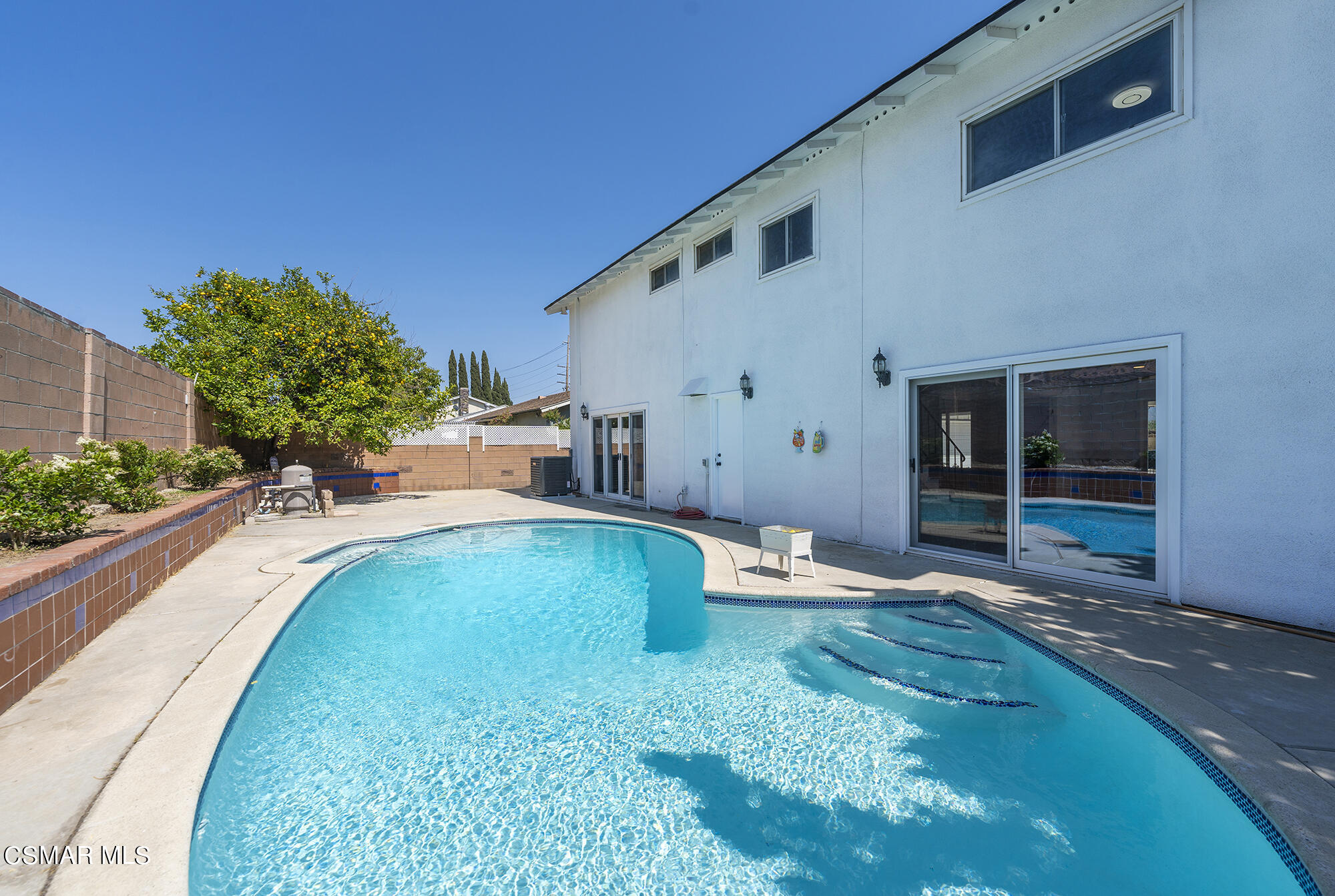 2305 Cochran Street Simi Valley, CA 93065 - Photo 43 of 43 a view of a backyard with sitting area