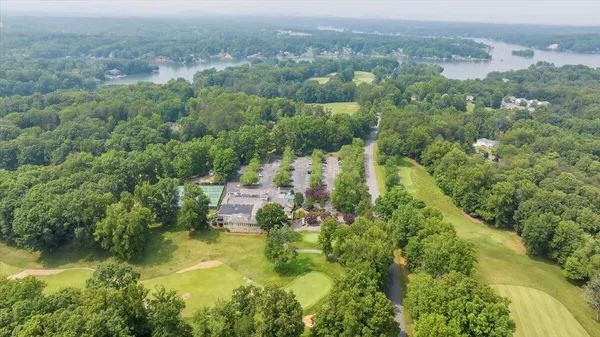 $1,895,000 | 232 Peninsula Drive, Moneta, VA 24121