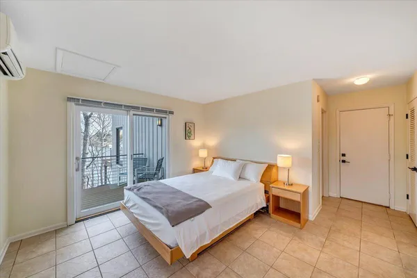 $1,895,000 | 232 Peninsula Drive, Moneta, VA 24121