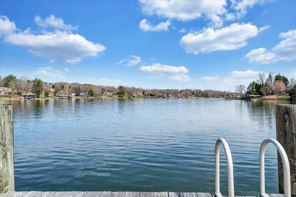 $1,895,000 | 232 Peninsula Drive, Moneta, VA 24121