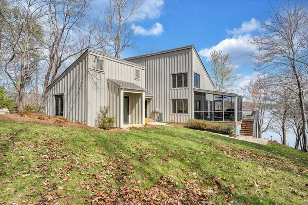 $1,895,000 | 232 Peninsula Drive, Moneta, VA 24121