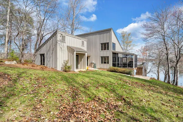 $1,895,000 | 232 Peninsula Drive, Moneta, VA 24121