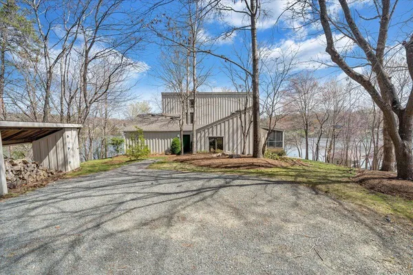 $1,895,000 | 232 Peninsula Drive, Moneta, VA 24121