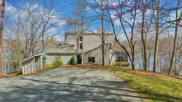 $1,895,000 | 232 Peninsula Drive, Moneta, VA 24121