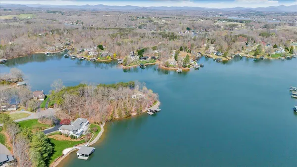 $1,895,000 | 232 Peninsula Drive, Moneta, VA 24121