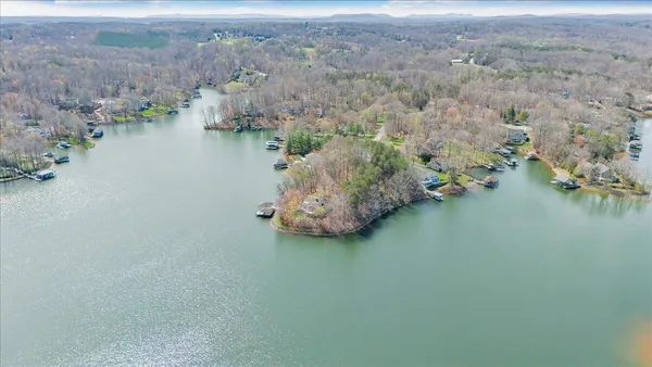$1,895,000 | 232 Peninsula Drive, Moneta, VA 24121