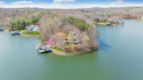 $1,895,000 | 232 Peninsula Drive, Moneta, VA 24121