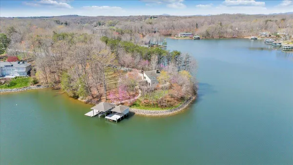 $1,895,000 | 232 Peninsula Drive, Moneta, VA 24121