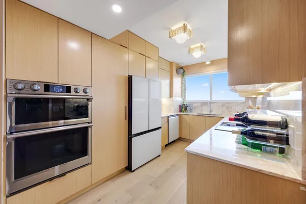 $650,000 | 333 Sunset Drive, Unit 505, Fort Lauderdale, FL 33301