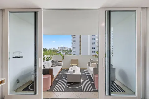 $650,000 | 333 Sunset Drive, Unit 505, Fort Lauderdale, FL 33301