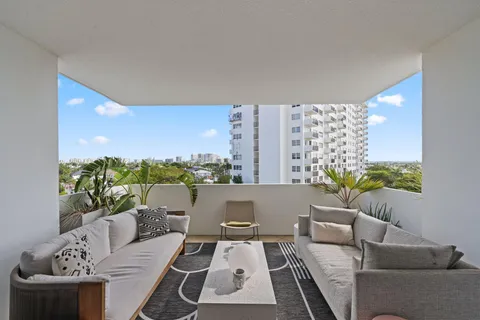 $650,000 | 333 Sunset Drive, Unit 505, Fort Lauderdale, FL 33301