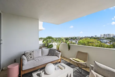 $650,000 | 333 Sunset Drive, Unit 505, Fort Lauderdale, FL 33301