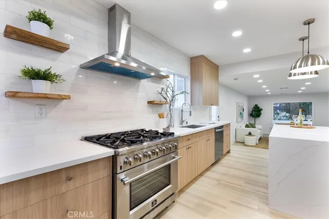 $1,399,000 | 3960 Verdugo View Drive, Los Angeles, CA 90065