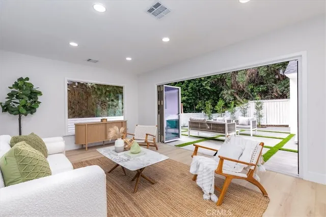 $1,399,000 | 3960 Verdugo View Drive, Los Angeles, CA 90065