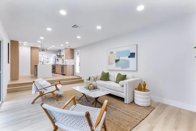 $1,399,000 | 3960 Verdugo View Drive, Los Angeles, CA 90065