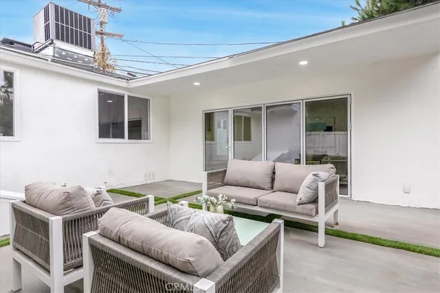 $1,399,000 | 3960 Verdugo View Drive, Los Angeles, CA 90065