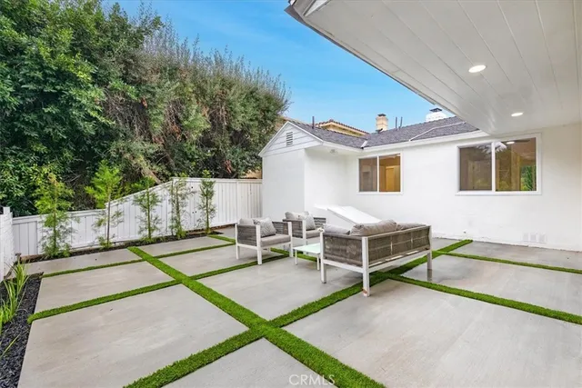 $1,399,000 | 3960 Verdugo View Drive, Los Angeles, CA 90065