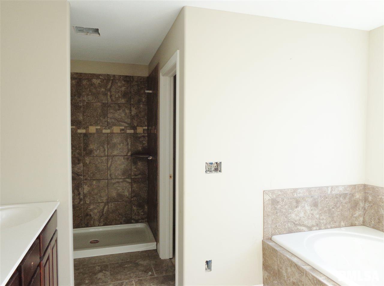 722 Labrador Way Washington, IL 61571 - Photo 12 of 22 Gallery Image 12