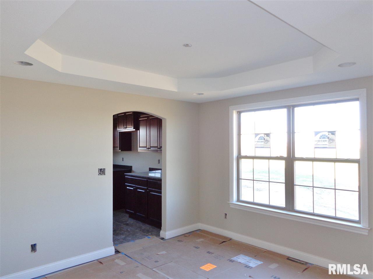 722 Labrador Way Washington, IL 61571 - Photo 4 of 22 Gallery Image 4