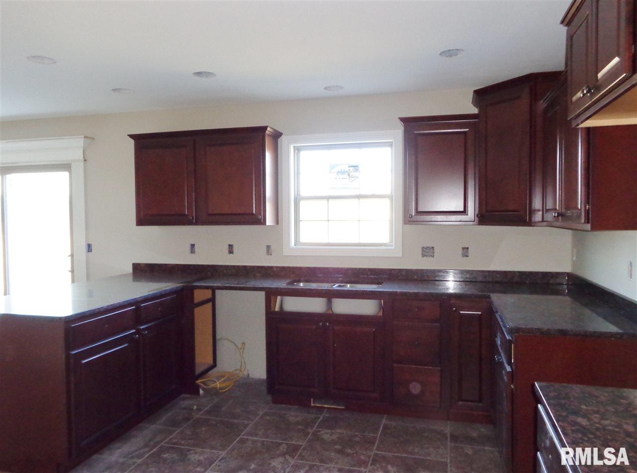 722 Labrador Way Washington, IL 61571 - Photo 6 of 22 Gallery Image 6