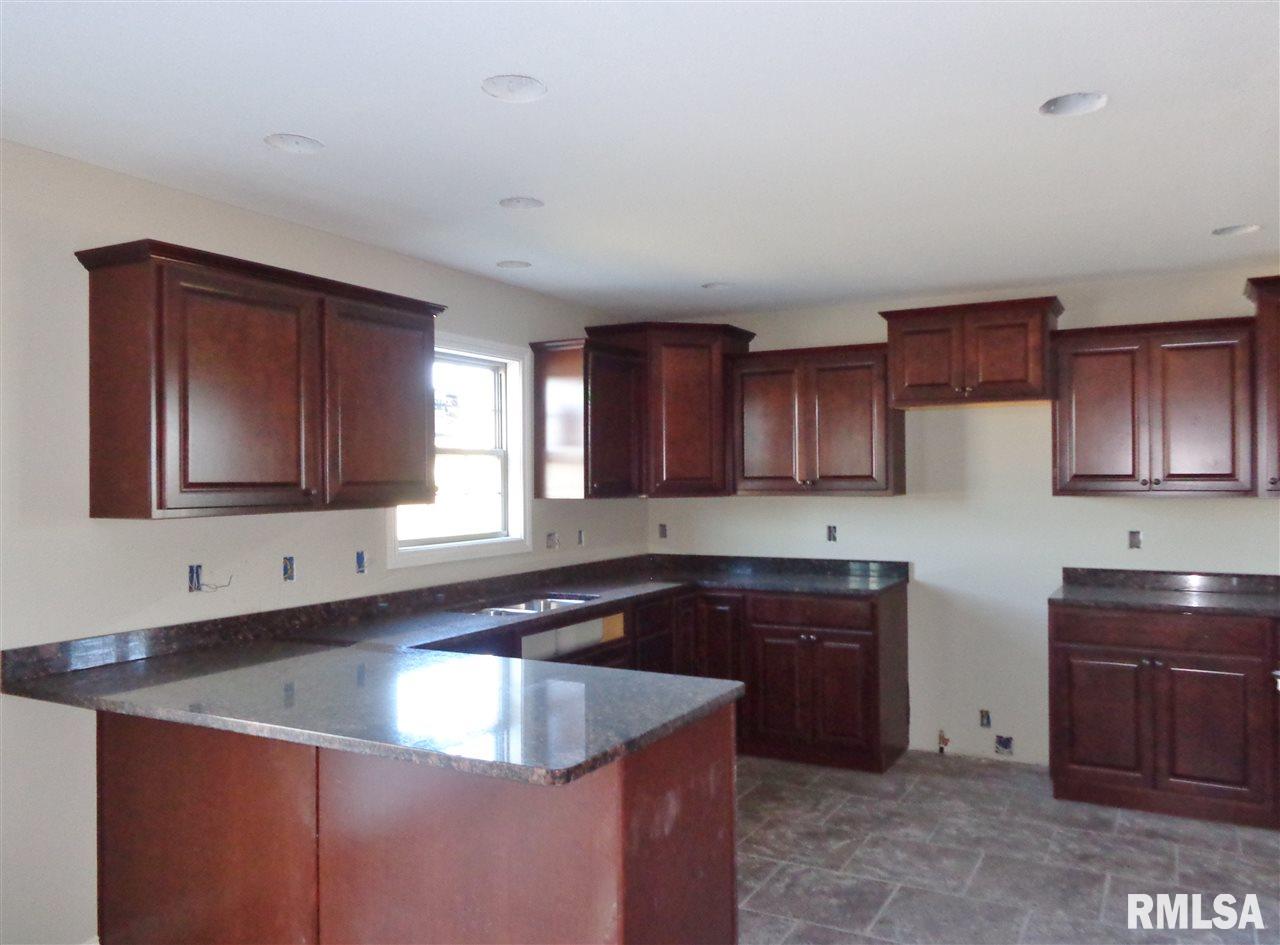 722 Labrador Way Washington, IL 61571 - Photo 7 of 22 Gallery Image 7